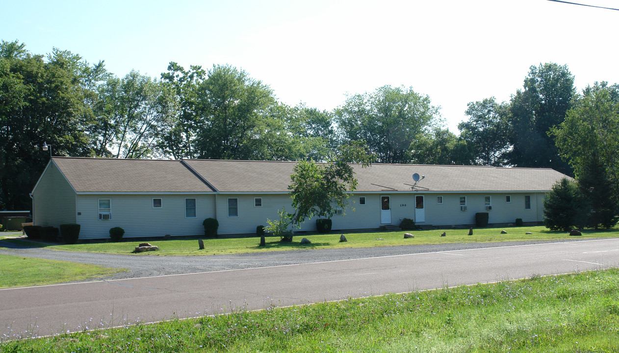 190 D&h Ave in Riverside, PA - Building Photo