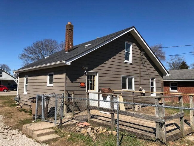 321 Hege Ave in Columbus, IN - Building Photo - Building Photo