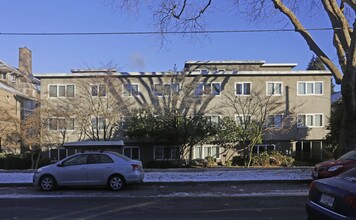 Simcoe Plaza in Vancouver, BC - Building Photo - Building Photo
