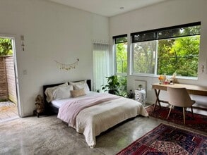 1410 Apartments in Seattle, WA - Building Photo - Interior Photo