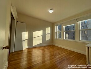 33 Lancaster Ter, Unit 305 in Brookline, MA - Building Photo - Building Photo