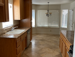 8556 Brentwick Way in Sacramento, CA - Building Photo - Building Photo