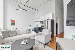 31 Victor St in Greenville, SC - Building Photo