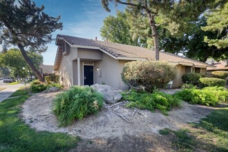 249 St Michelle Dr in Merced, CA - Building Photo - Building Photo