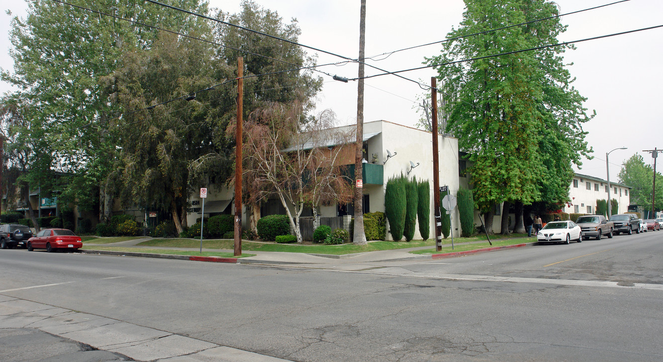 Chasewood Apartments in Panorama City, CA - Building Photo