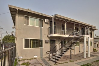 3911 43rd Ave in Sacramento, CA - Building Photo - Building Photo