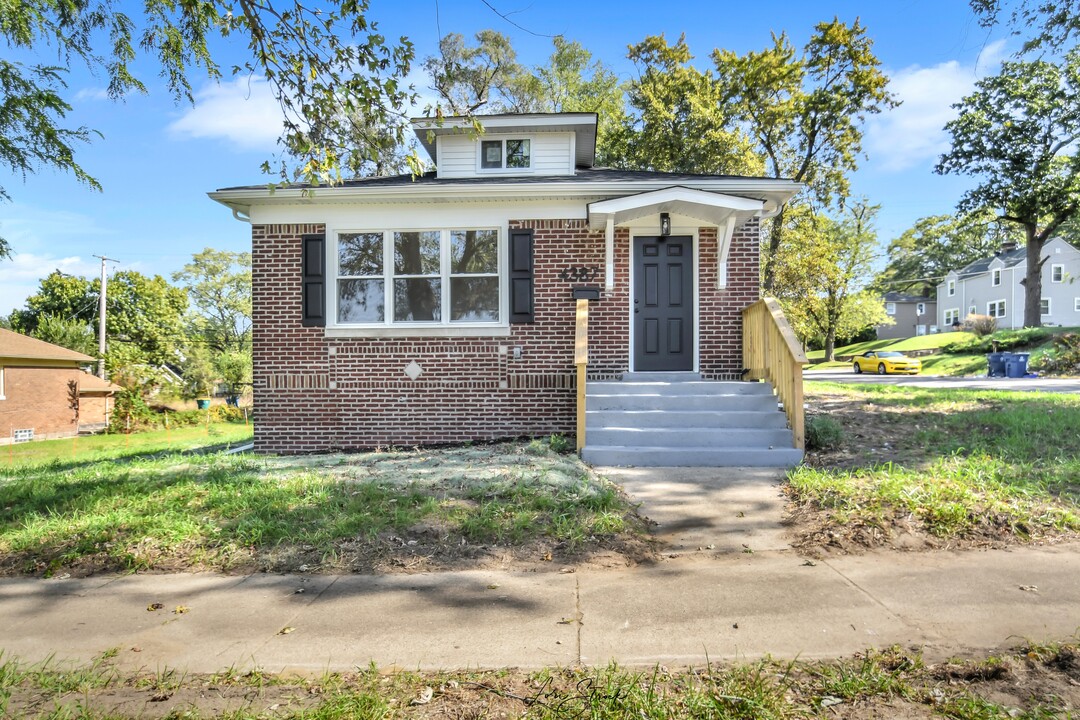 4387 Harrison St in Gary, IN - Foto de edificio