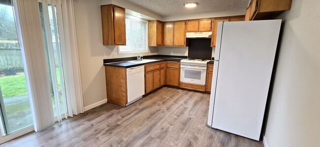 2873-2873 Applewood Ln in Eugene, OR - Building Photo - Building Photo