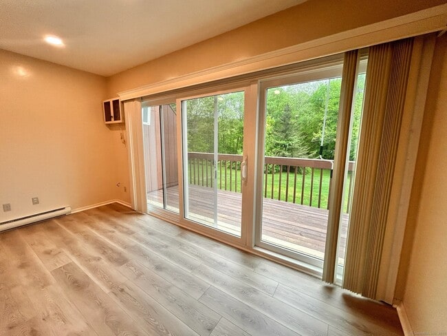 213 Baxter Rd in Mansfield, CT - Building Photo - Building Photo