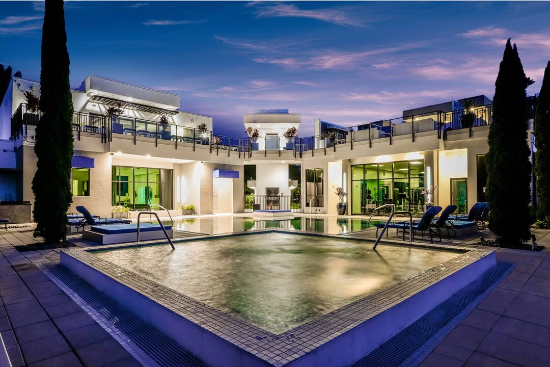 Reveal Heathrow in Lake Mary, FL - Building Photo