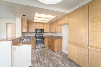 24687 Cll Largo in Calabasas, CA - Building Photo - Building Photo