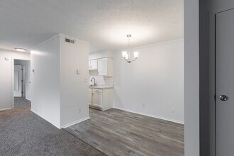 Valley Brook Apartments in Milford, OH - Foto de edificio - Interior Photo