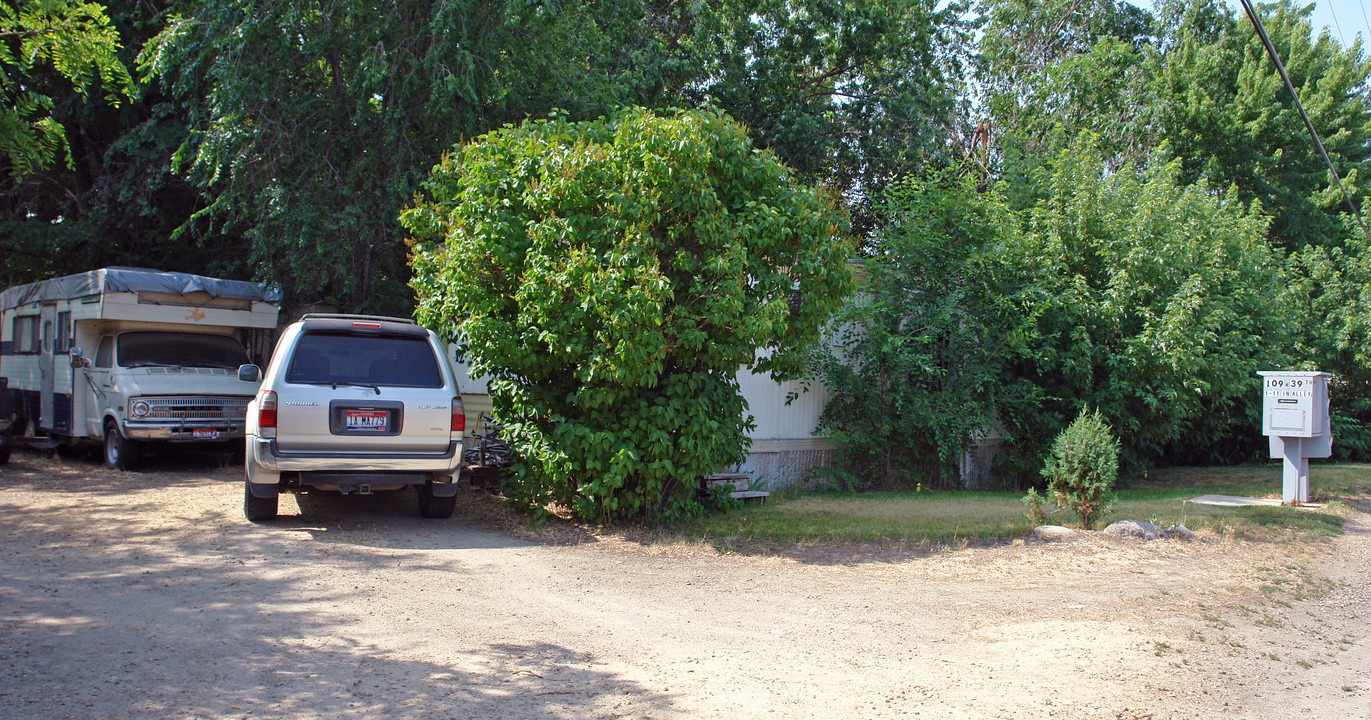 109 W 39th St in Garden City, ID - Building Photo