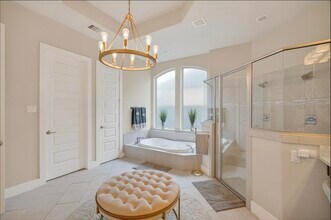 26 Argosy Bend Pl in Tomball, TX - Foto de edificio - Building Photo