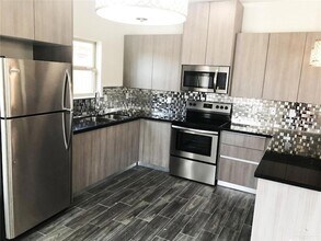 704 E Myrtle Beach Ave, Unit 4 in McAllen, TX - Building Photo - Building Photo