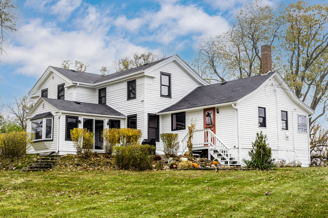 10107 IL-120 in Woodstock, IL - Building Photo