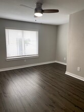 Villa Del Sol Apartments in Houston, TX - Building Photo - Building Photo