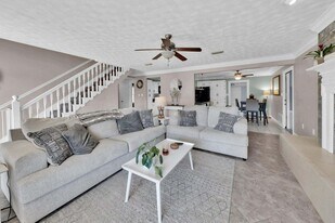 2216 Calle De Pizzaro in Navarre, FL - Building Photo