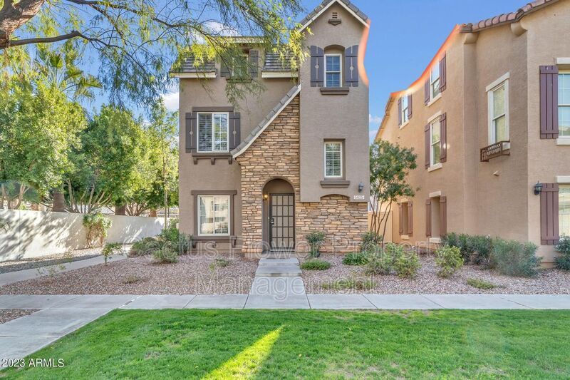 5625 S 21st Pl in Phoenix, AZ - Building Photo