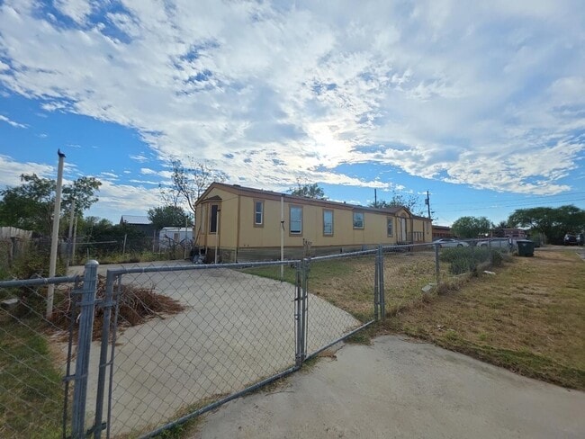 4529 La Cienega Ln in Laredo, TX - Building Photo - Building Photo