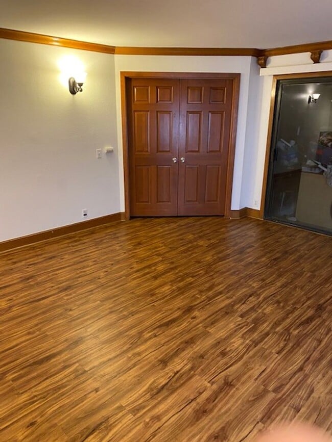 property at 8860 Villa La Jolla Dr