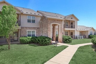 Green Briar Apartments in Wichita Falls, TX - Building Photo - Building Photo
