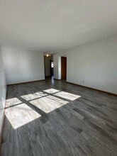 516 Kendall Ave S-Unit -3 in Thief River Falls, MN - Building Photo - Building Photo
