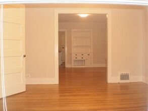 2017 Ridge Ave, Unit 1 in Evanston, IL - Building Photo - Building Photo