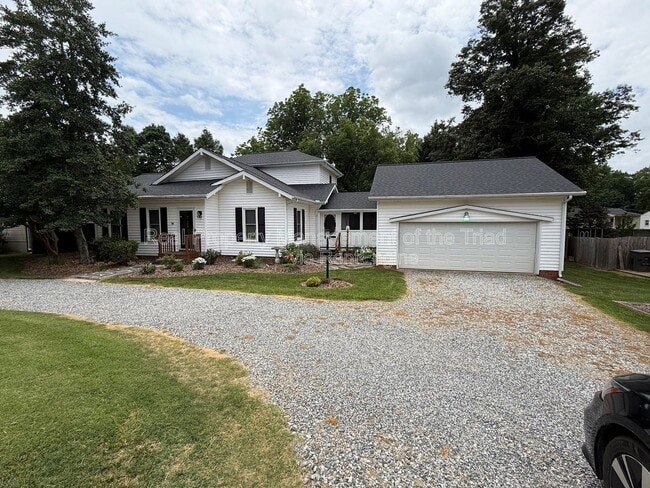 905 Old Winston Rd