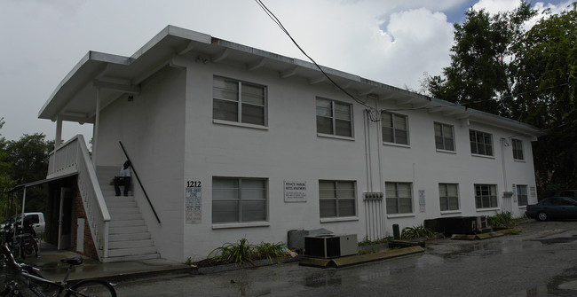 1212 SW 5th Ave in Gainesville, FL - Foto de edificio - Building Photo