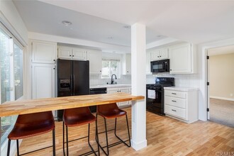 2426 Lesparre Way in Costa Mesa, CA - Building Photo - Building Photo
