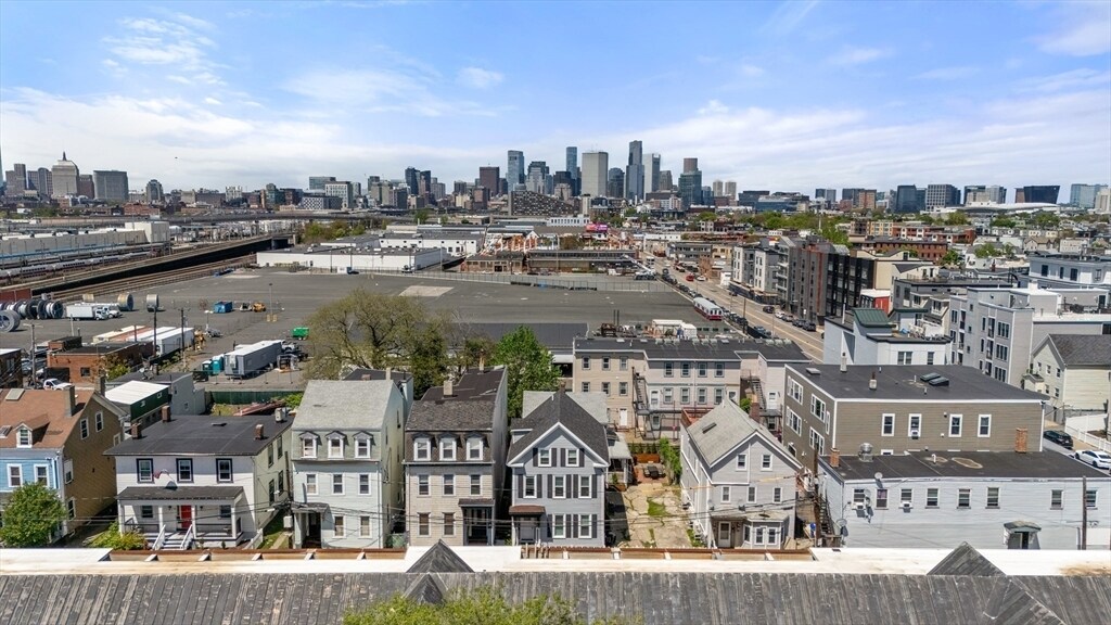 11 Dexter St in Boston, MA - Building Photo