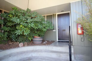 3200-3236 SW Marigold St in Portland, OR - Building Photo