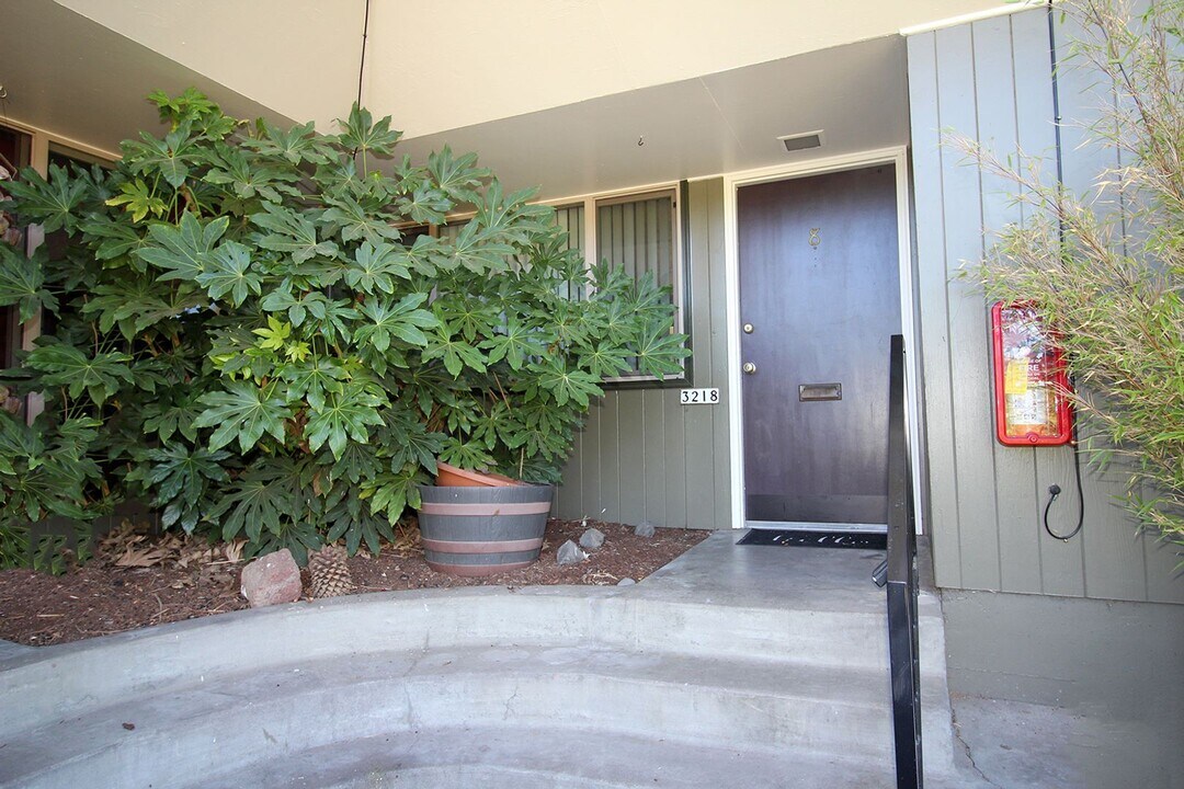 3200-3236 SW Marigold St in Portland, OR - Building Photo