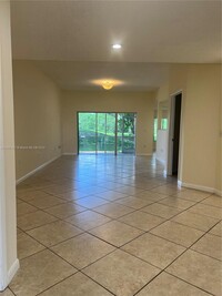 16373 Malibu Dr in Weston, FL - Building Photo - Building Photo