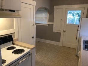 313 NE 79th Ave in Portland, OR - Building Photo - Building Photo