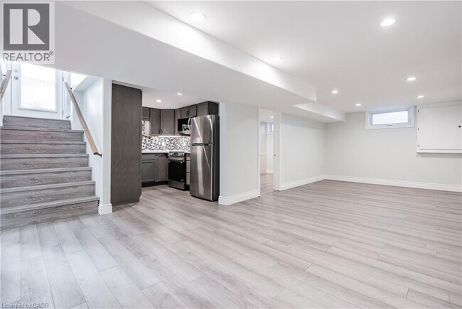 20 Glendale Rd in Brantford, ON - Building Photo - Building Photo