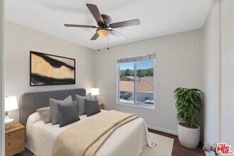 4821 Topanga Canyon Blvd in Los Angeles, CA - Building Photo - Building Photo