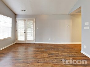 1709 Jeffrey Bryan Dr in Charlotte, NC - Foto de edificio - Building Photo