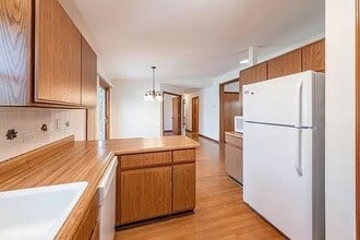 35 Evergreen Rd in Streamwood, IL - Building Photo - Building Photo