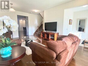 33 Carratuck St in East Gwillimbury, ON - Building Photo - Building Photo