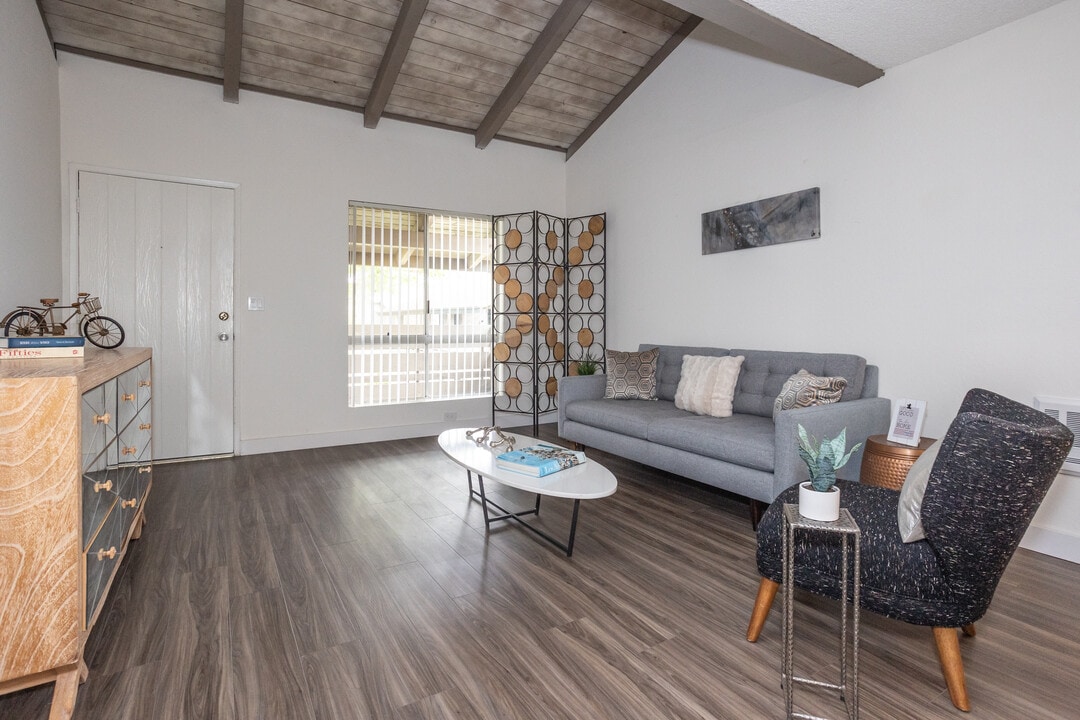 Windmill Apartments in Westminster, CA - Building Photo