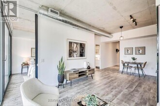 170-170 Bayview Ave in Toronto, ON - Building Photo - Building Photo