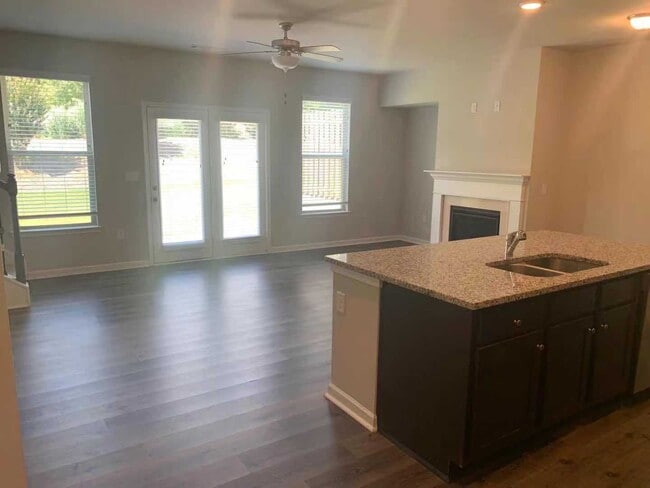 3649 Prospect Point Dr in Oakwood, GA - Foto de edificio - Building Photo