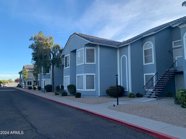 2910 W Marconi Ave in Phoenix, AZ - Building Photo - Building Photo