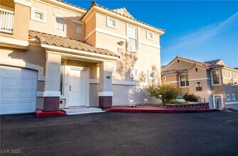 5855 Valley Dr in North Las Vegas, NV - Building Photo - Building Photo