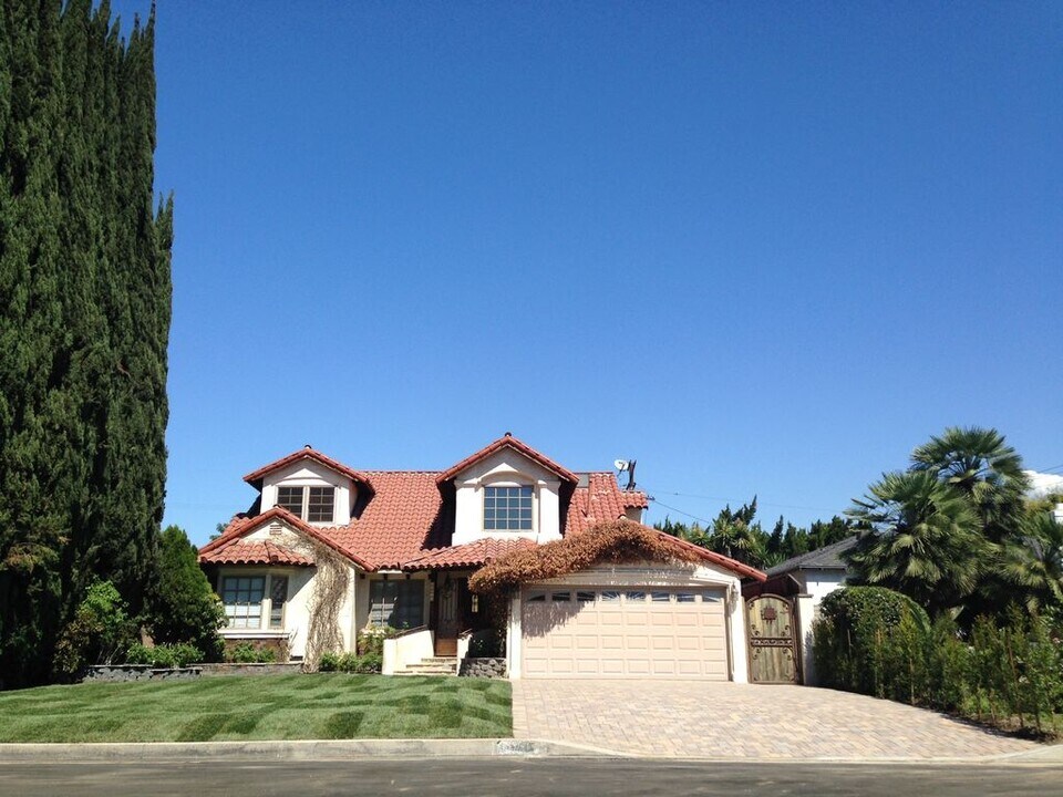12707 Califa St in Valley Village, CA - Building Photo