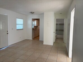 575 13th Pl in Vero Beach, FL - Building Photo - Building Photo