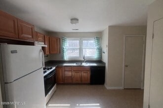 16 Pin Oak Ln in Little Egg Harbor Township, NJ - Building Photo - Building Photo