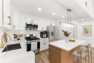 87 Tennessee St in Redlands, CA - Building Photo